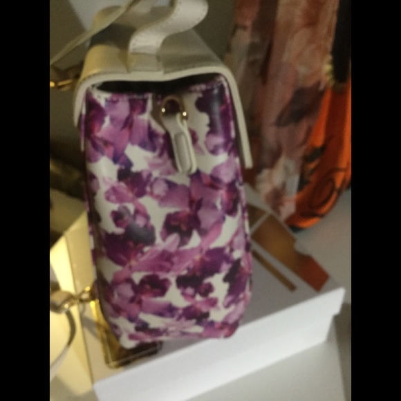 ❤️PRETTY FLOWERS BACKPACK❤️